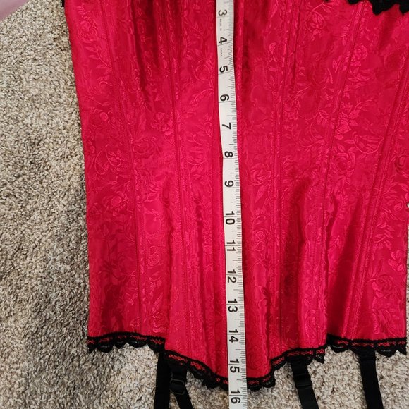 Corset - Picture 5 of 9